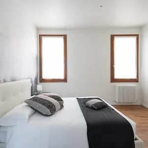  Appartement In San Marco With Canal View By Wonderful Italy Italie