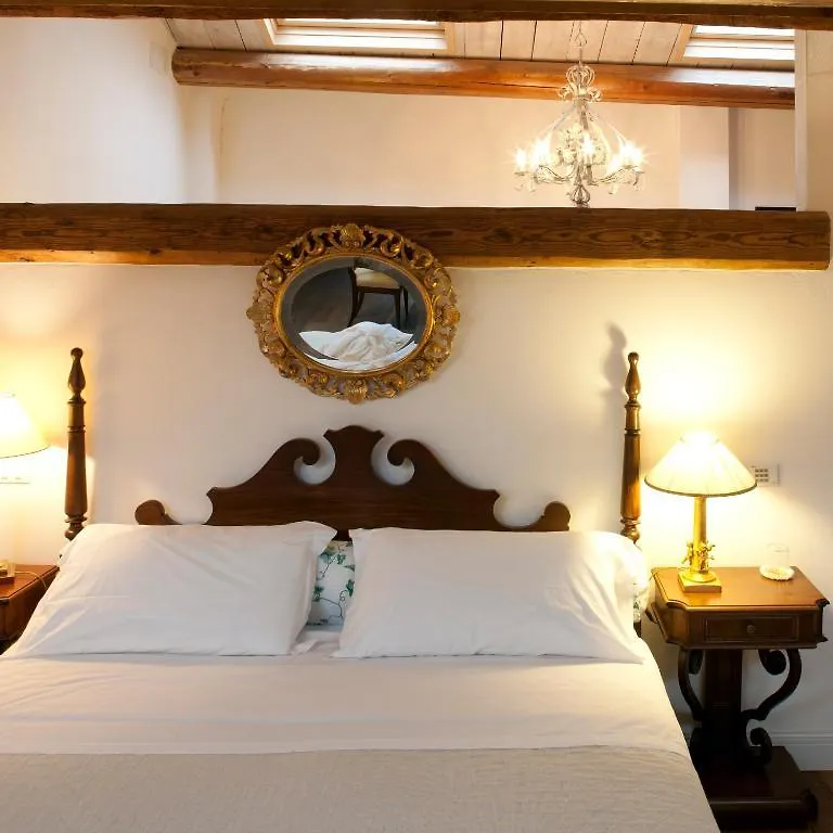 M Club De Luxe B&B Ravenna 2*,